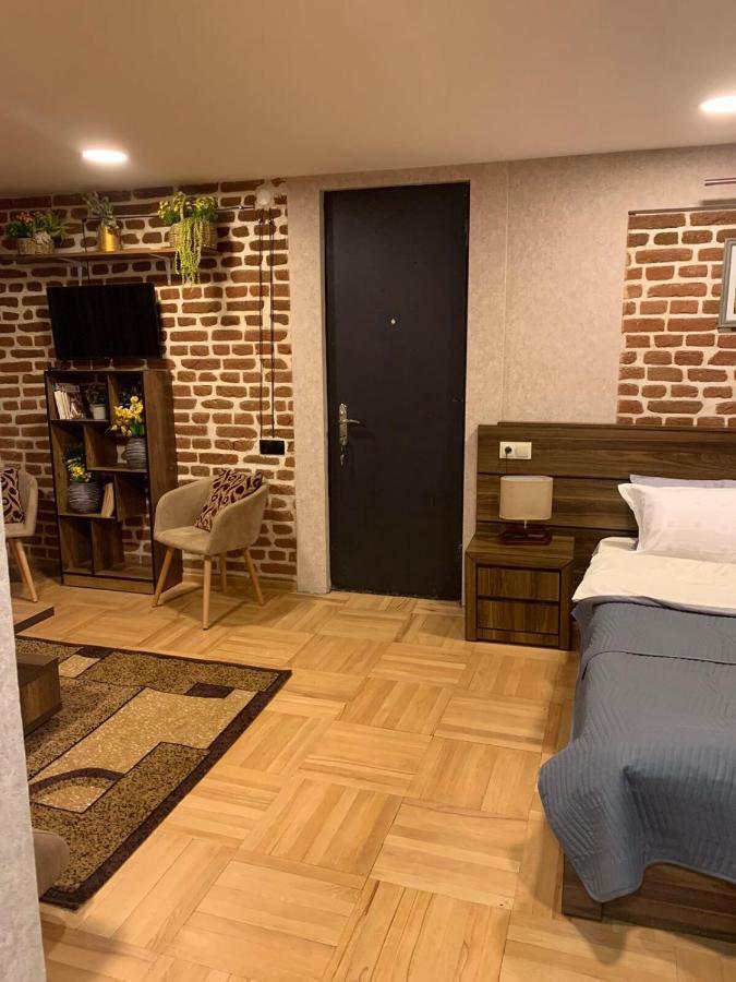 12 Maksim Gorki Street Lejlighed Tbilisi Eksteriør billede