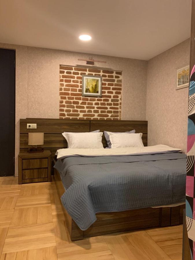 12 Maksim Gorki Street Lejlighed Tbilisi Eksteriør billede