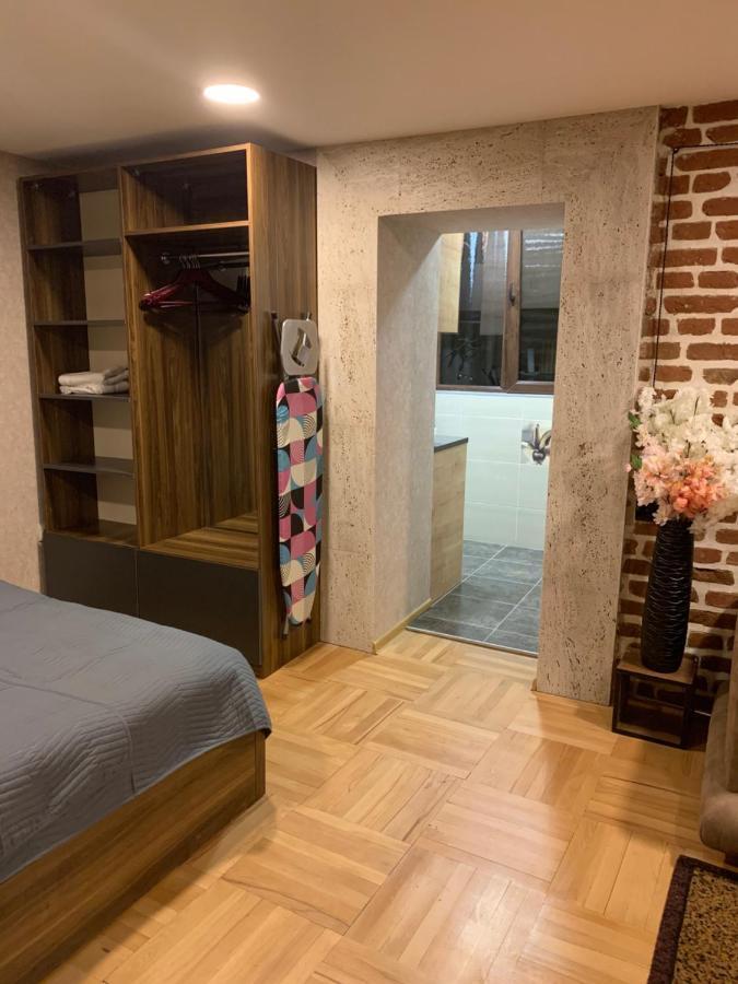 12 Maksim Gorki Street Lejlighed Tbilisi Eksteriør billede